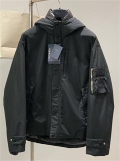 Пуховик PRADA с капюшоном